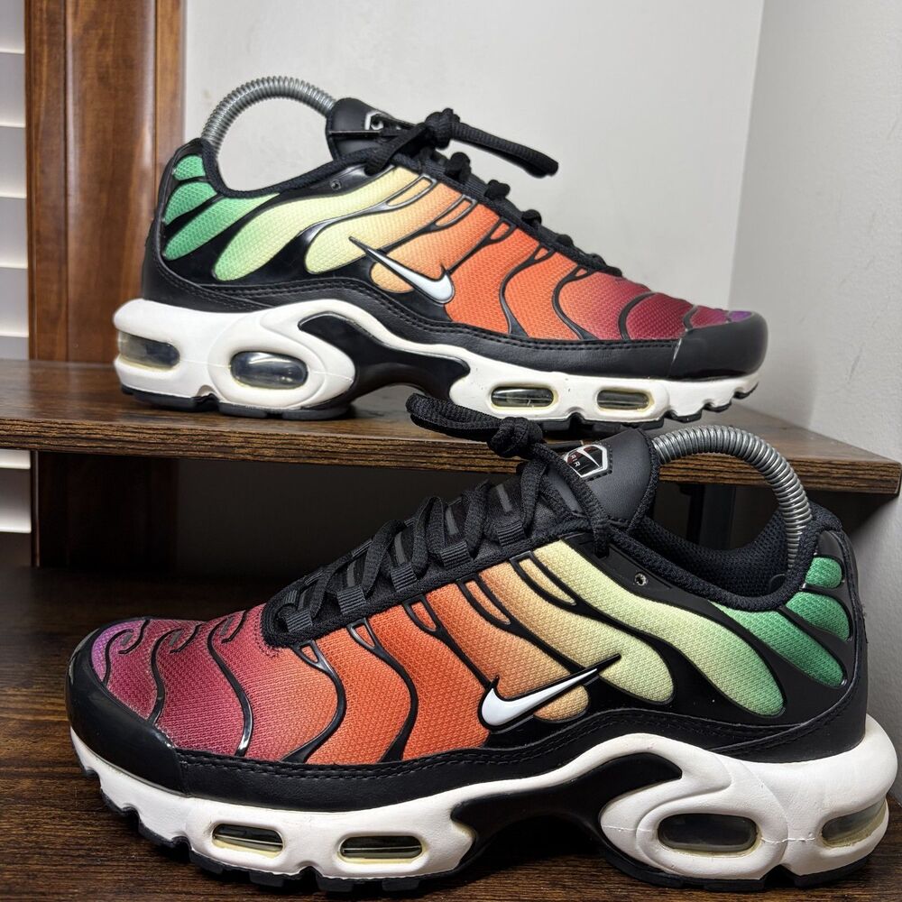 Nike Air Max Plus TN Rainbow DZ3670-001 Women's 8.5 Black Multicolor Sneakers